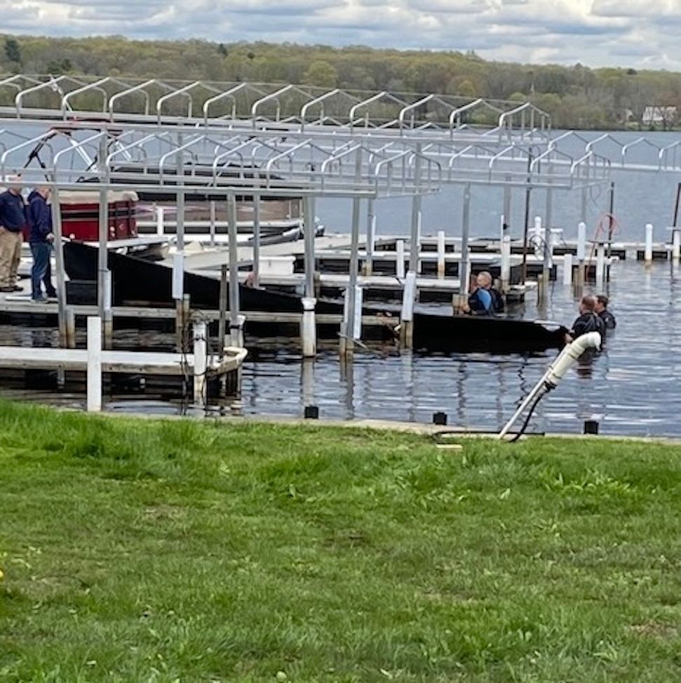 boatlift-mat-installed-in-boat-slip.jpg