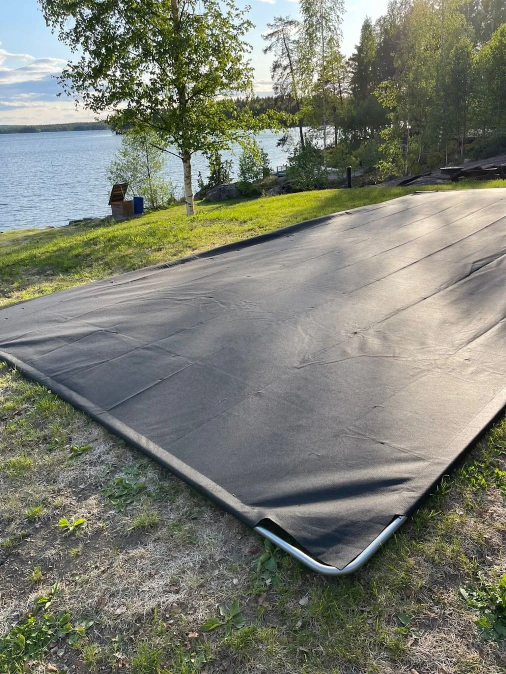 Non-woven geo synthetic material to prevent weed growth