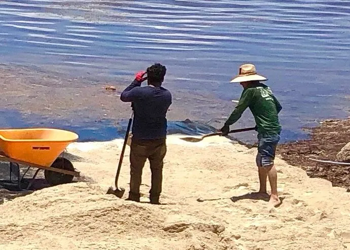 Placing sand over SandMat Max 